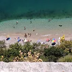 Incantevole Vista Dalle Mura Del Castello. *