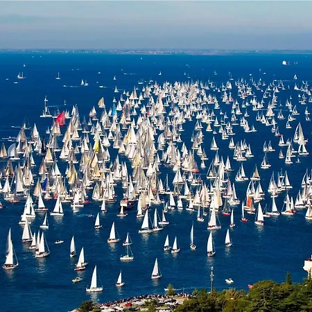 Incantevole Vista Dalle Mura Del Castello. Gradisca dʼIsonzo