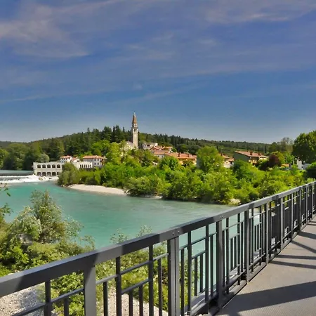 Incantevole Vista Dalle Mura Del Castello.