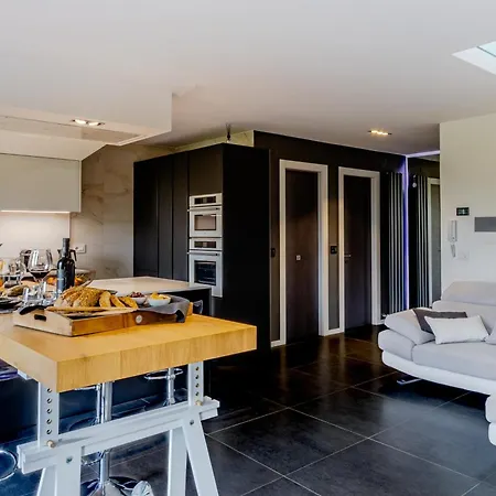 Incantevole Vista Dalle Mura Del Castello.