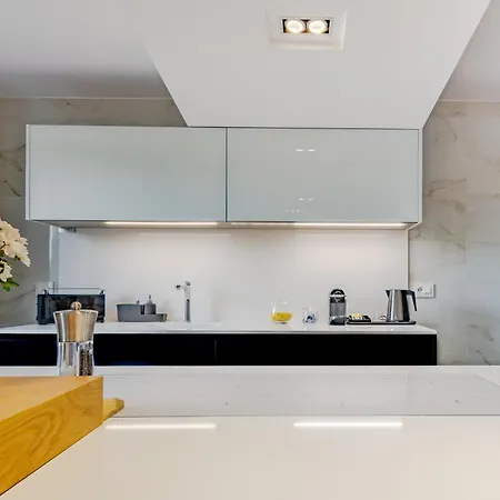 Incantevole Vista Dalle Mura Del Castello.