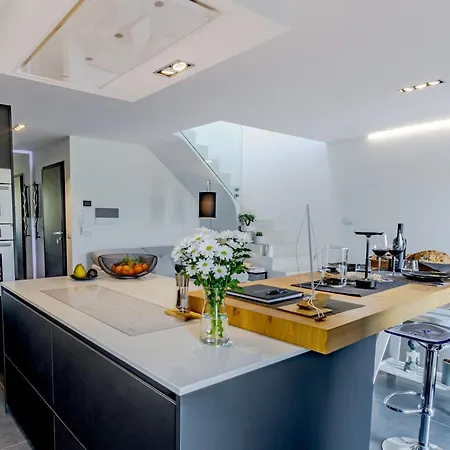 Incantevole Vista Dalle Mura Del Castello.